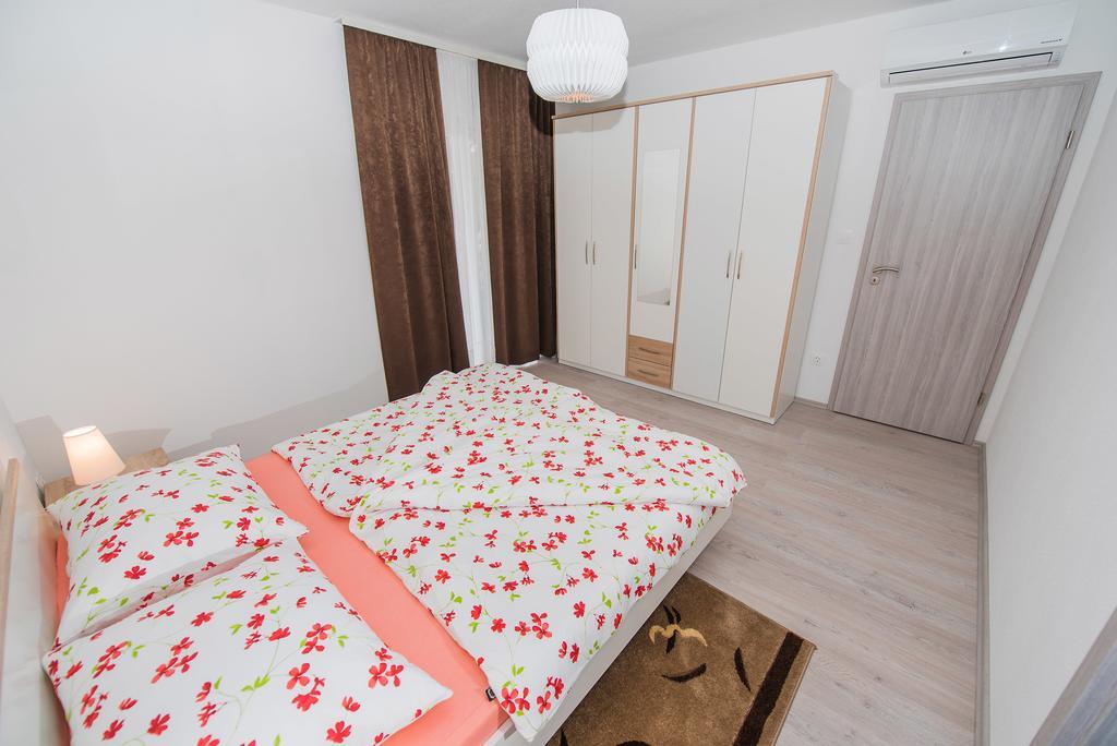 Apartment Grabovac Kaštela Chambre photo