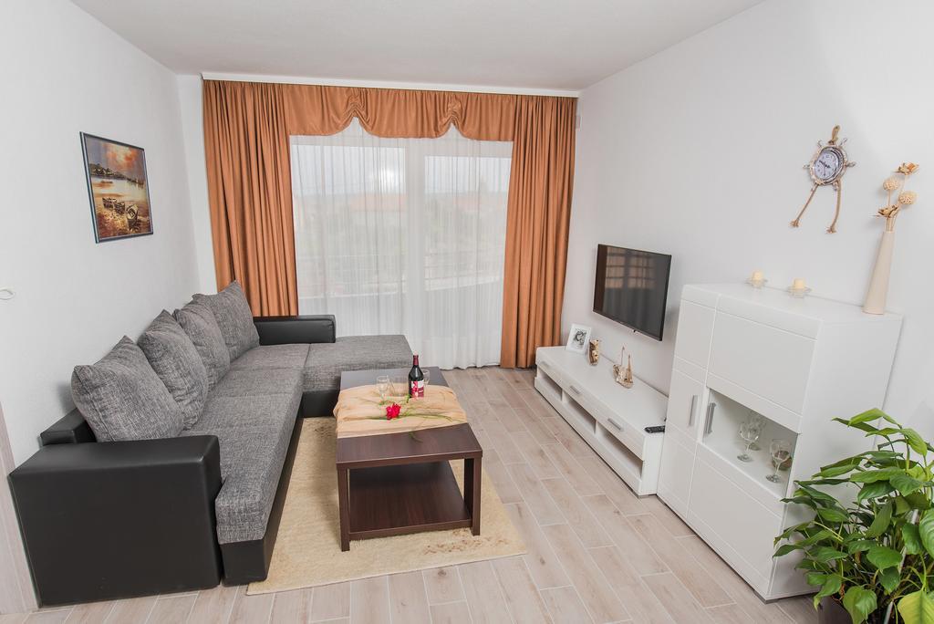 Apartment Grabovac Kaštela Chambre photo