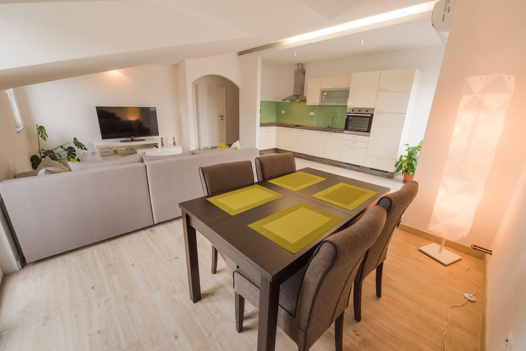 Apartment Grabovac Kaštela Chambre photo