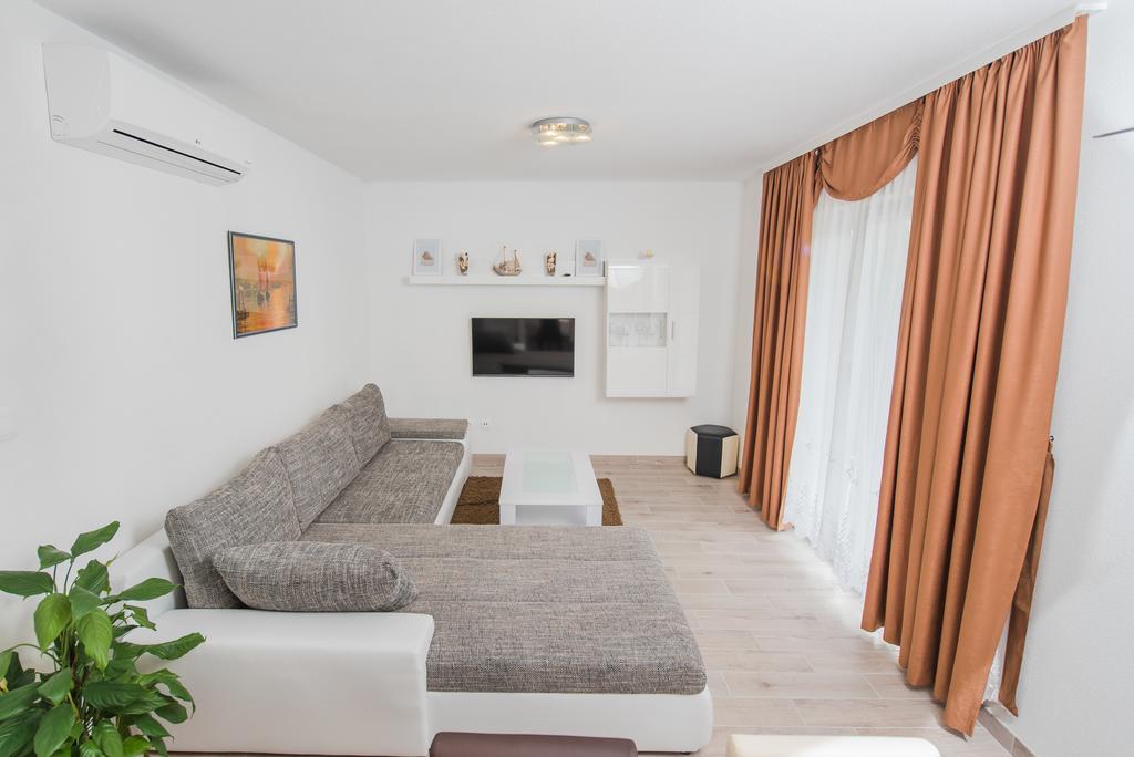 Apartment Grabovac Kaštela Chambre photo